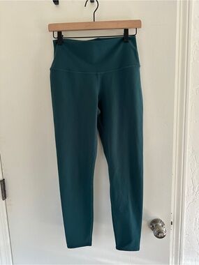 ALO Yoga High Rise 7/8 Leggings- Size M